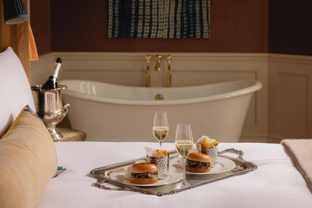 GRANGE WHITE HALL HOTEL 34/49