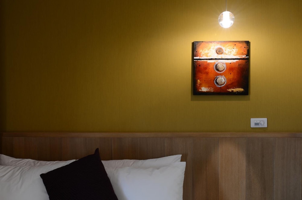 In Young Hotel 25/41