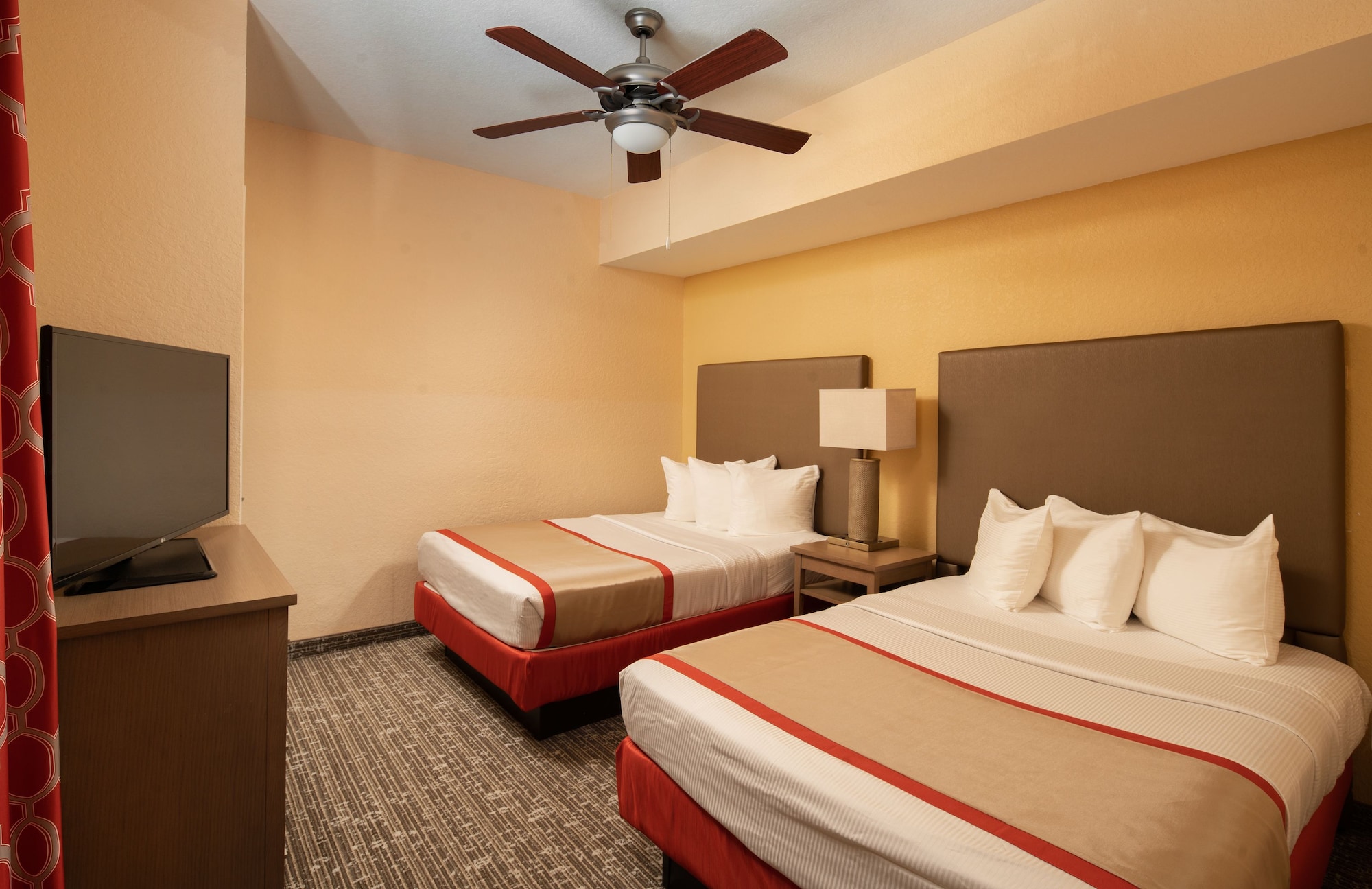 2 BEDROOMS, SUITE