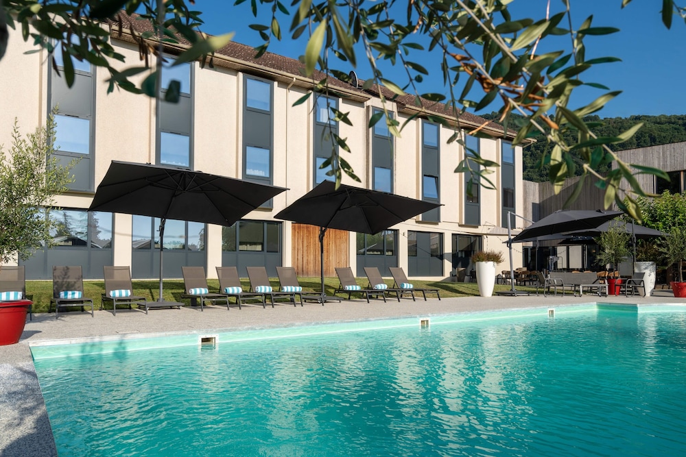 GOLF HOTEL DE GRENOBLE 48/53