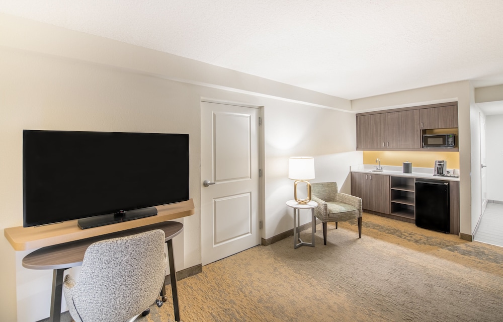 Holiday Inn Hotel And Suites Orange Park 30/55