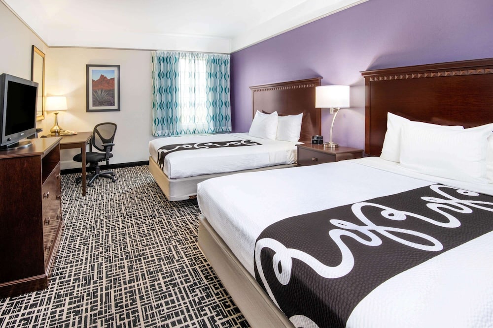 La Quinta Inn & Suites by Wyndham Dumas 9/24