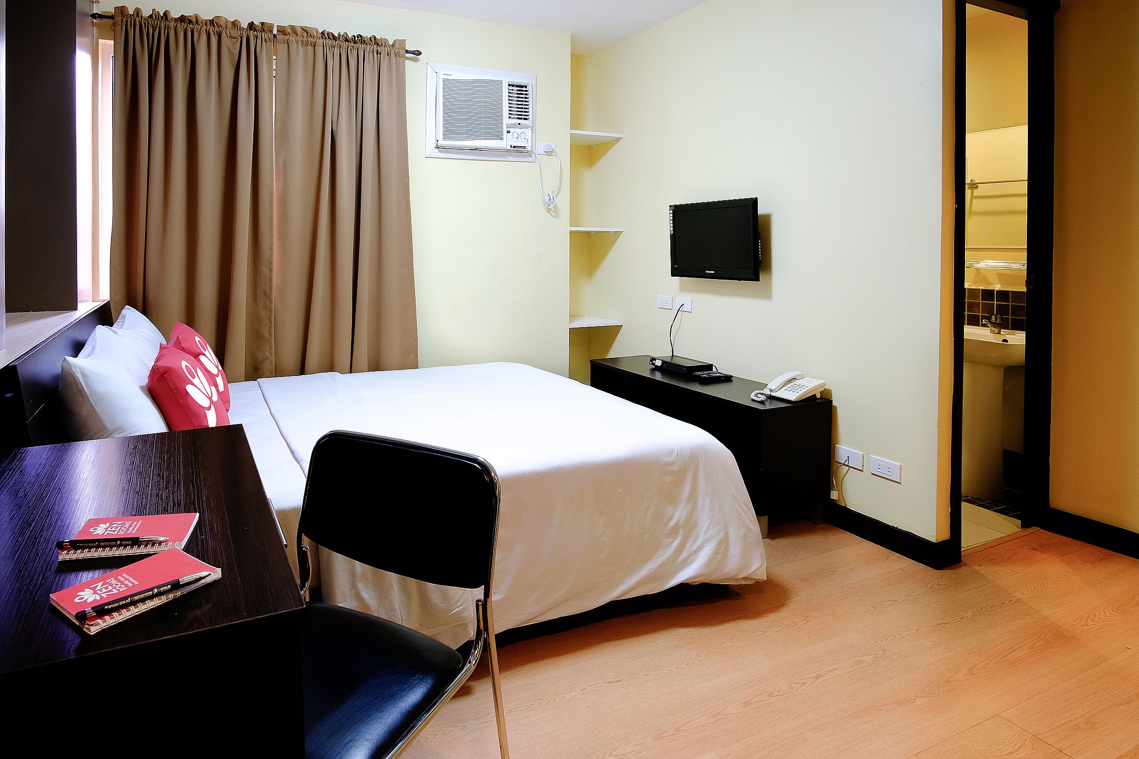 Zen Rooms Ortigas Estancia 7/15