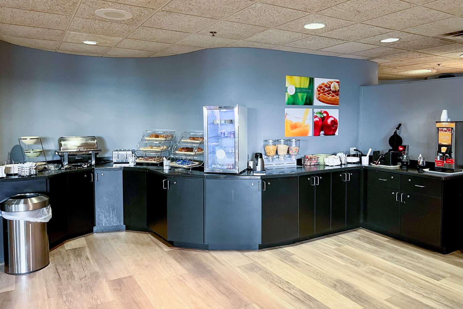 restaurant cafeteria