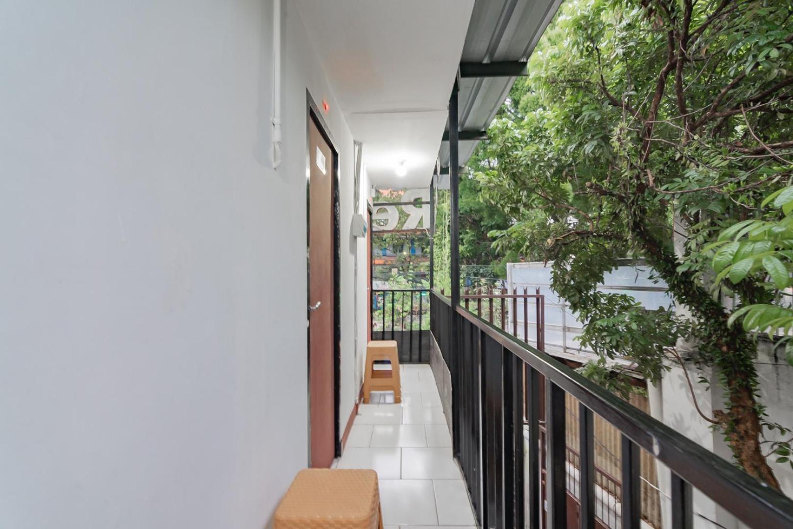 RedDoorz near Riau Junction Mall 2 15/19