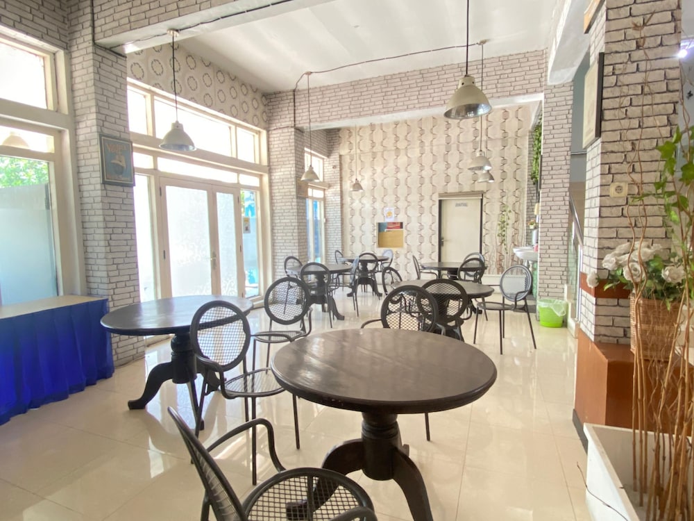 Satya Graha Hotel 45/79