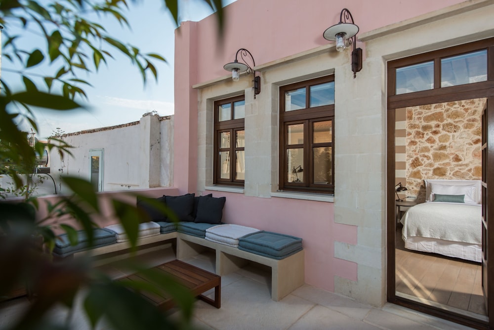 Serenissima Boutique Hotel 53/71