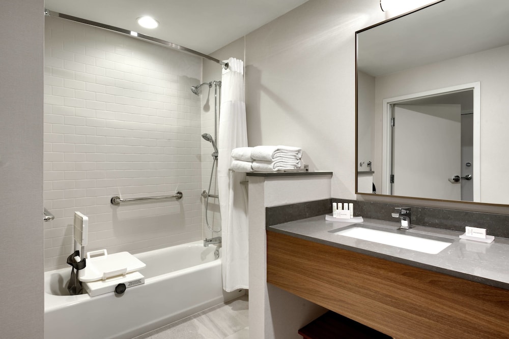 Fairfield Inn & Suites By Marriott Fort Smith 8/42