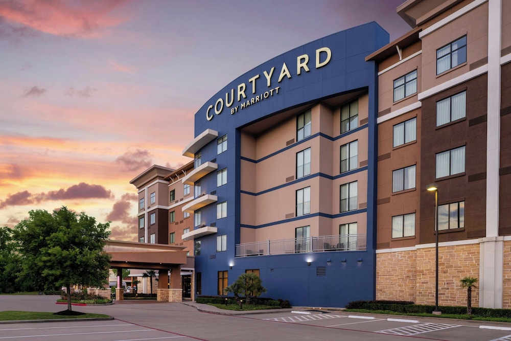 Courtyard Houston Kingwood 57/61