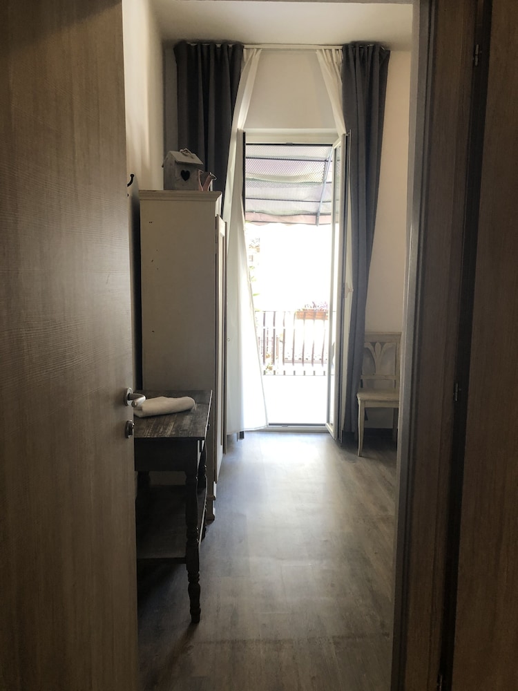 Ai Leoni 22/50