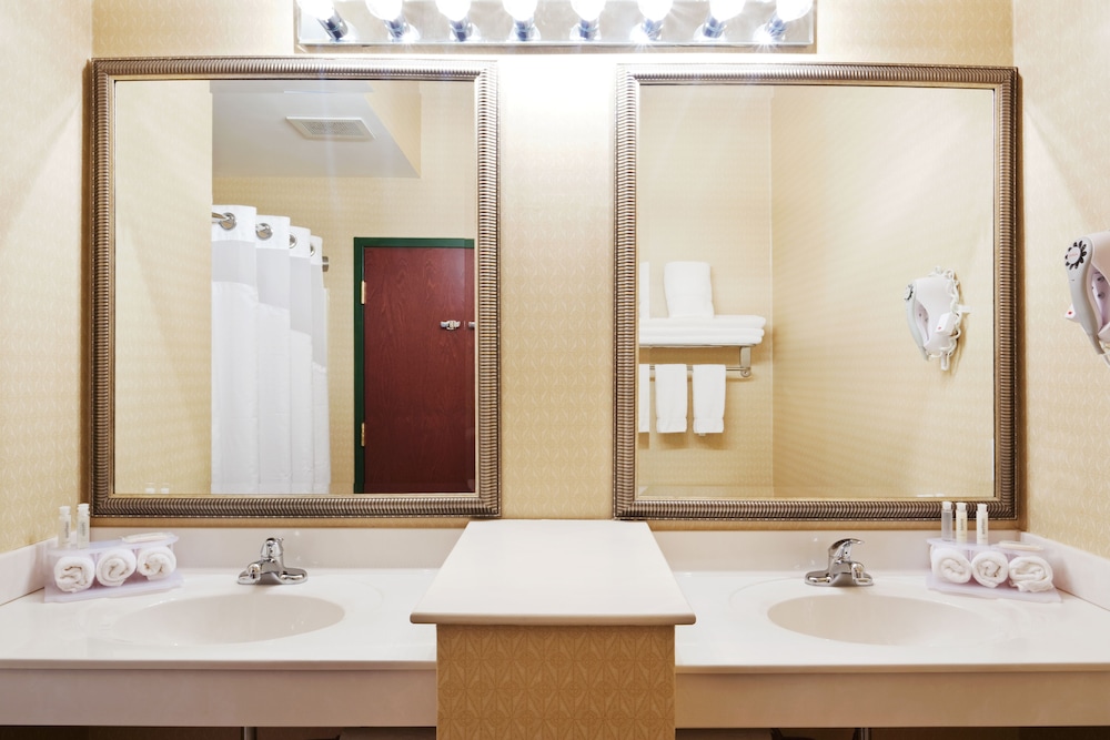 Holiday Inn Express Durham-UNH, an IHG Hotel 12/38