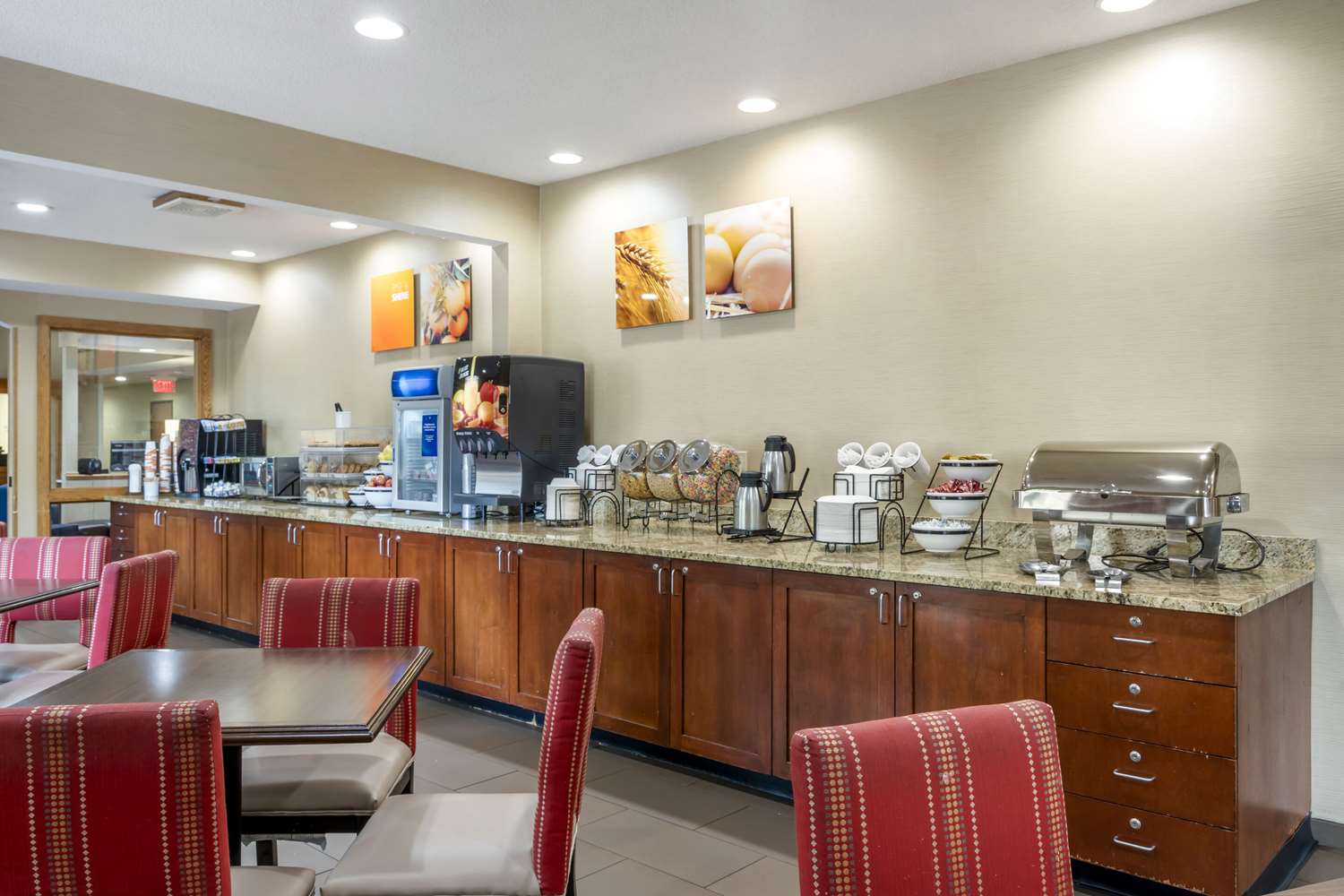 Comfort Inn North Polaris 29/38