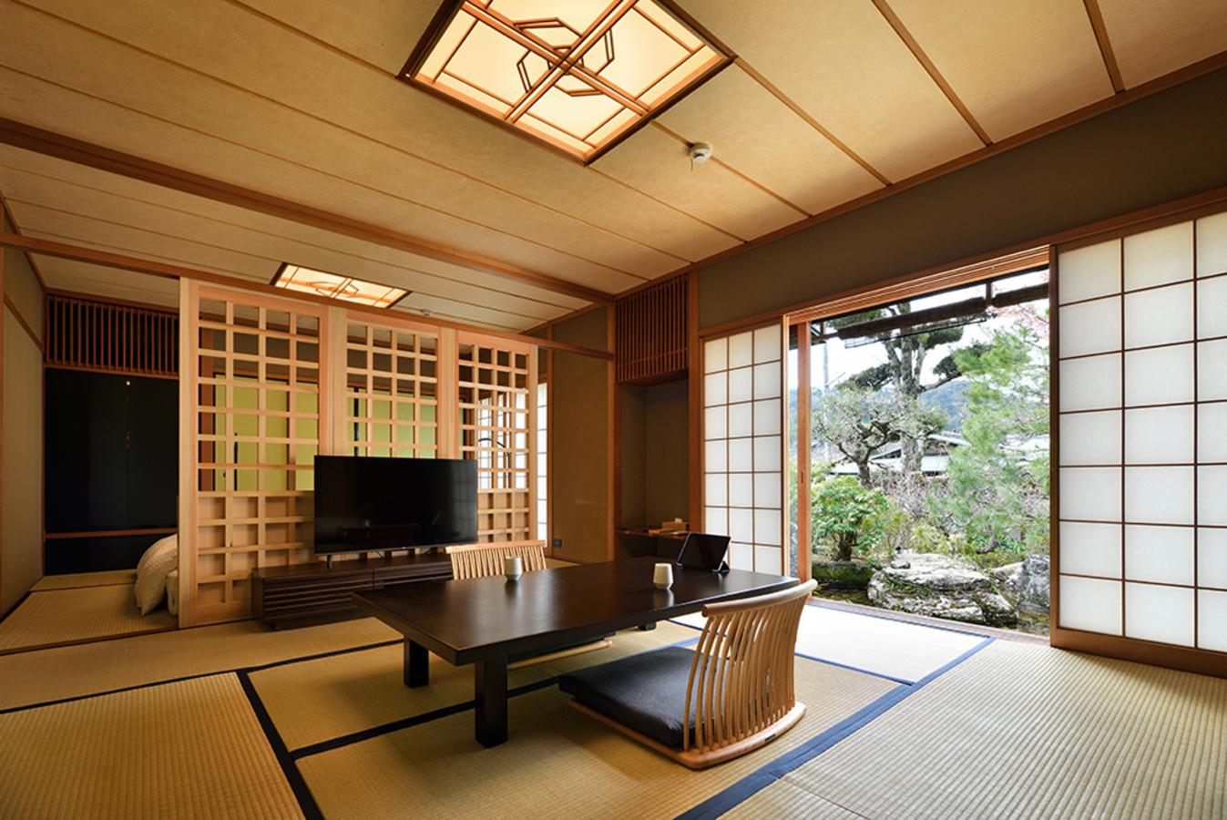 Japanese Western, Outdoor Bath