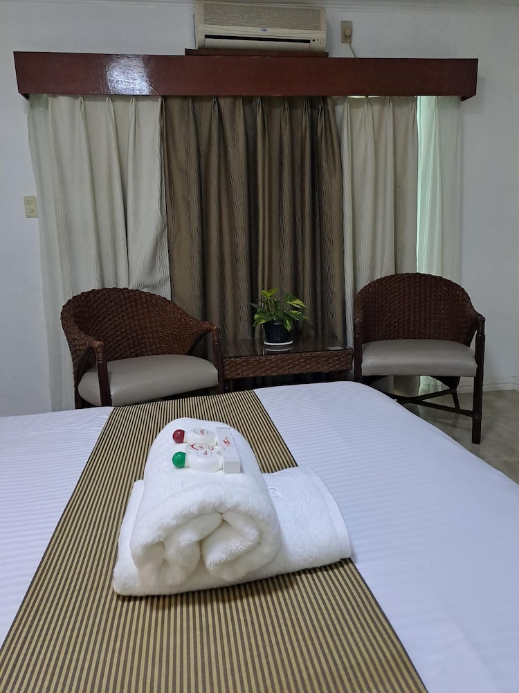 Wild Orchid Resort 42/83
