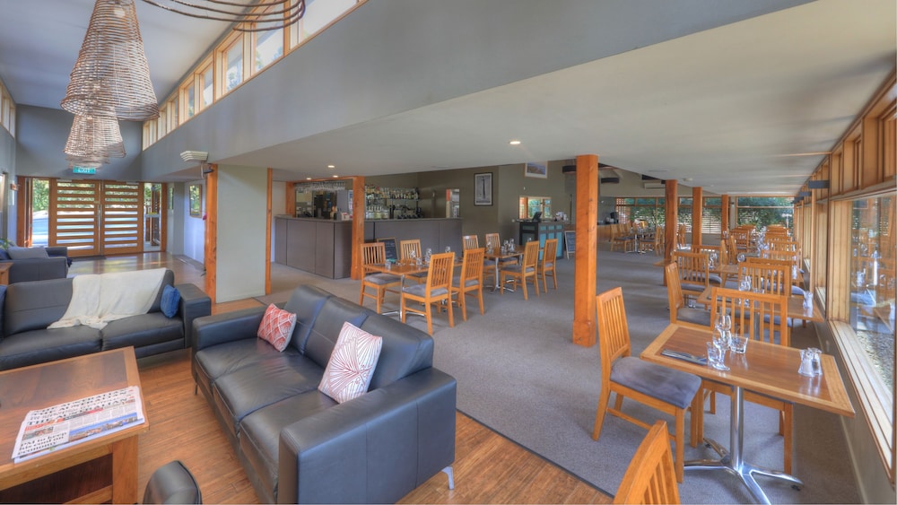 Stewarts Bay Lodge 46/65