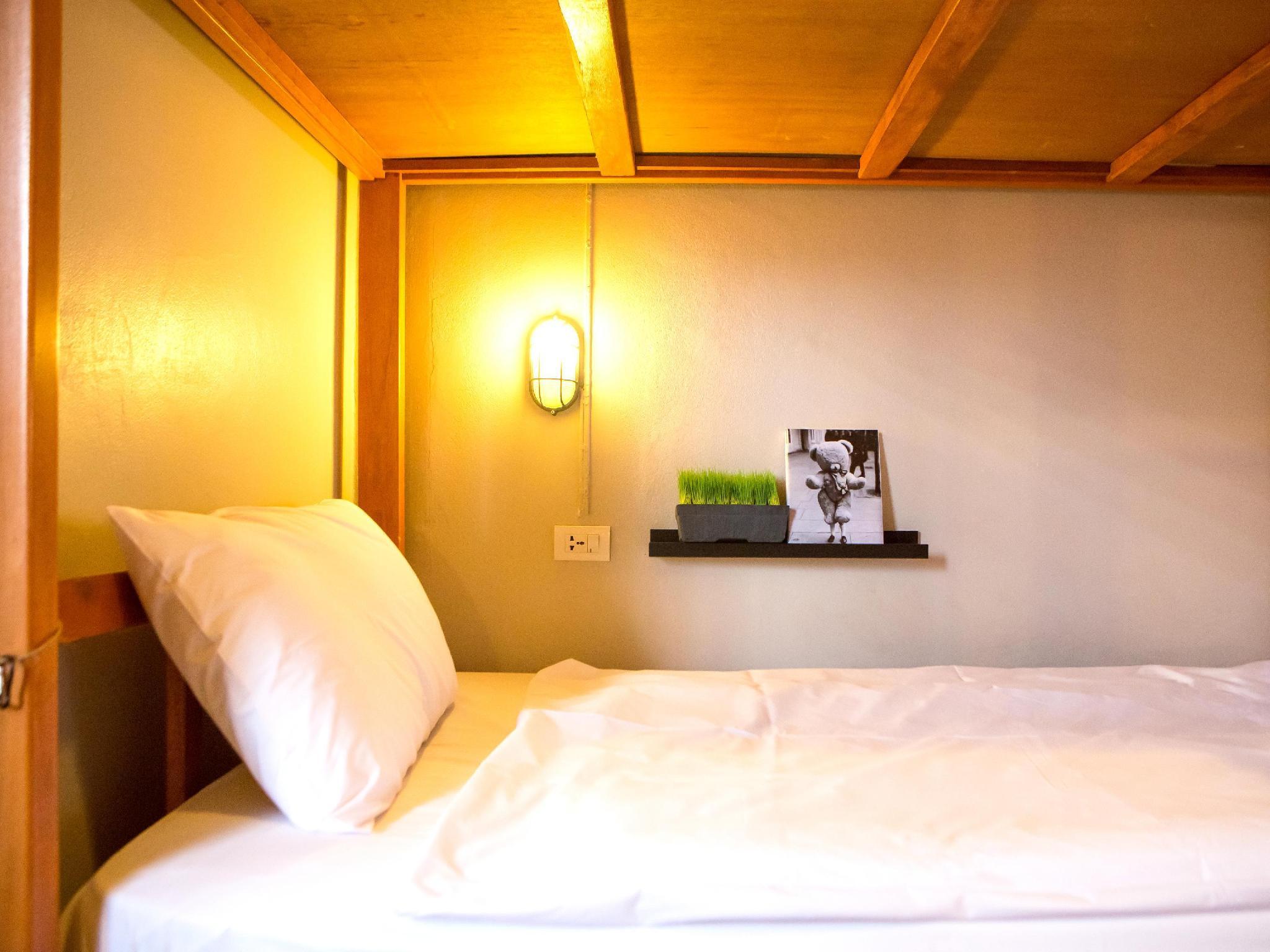 Female Dorm, Female Only, 10 Beds