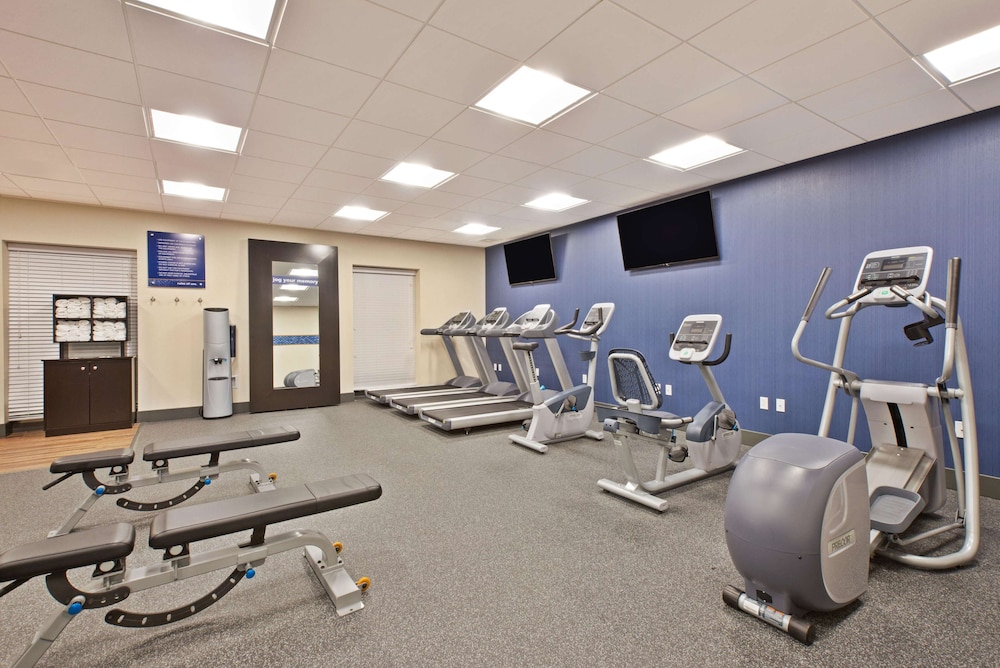 Hampton Inn & Suites North Huntingdon-Irwin 26/45