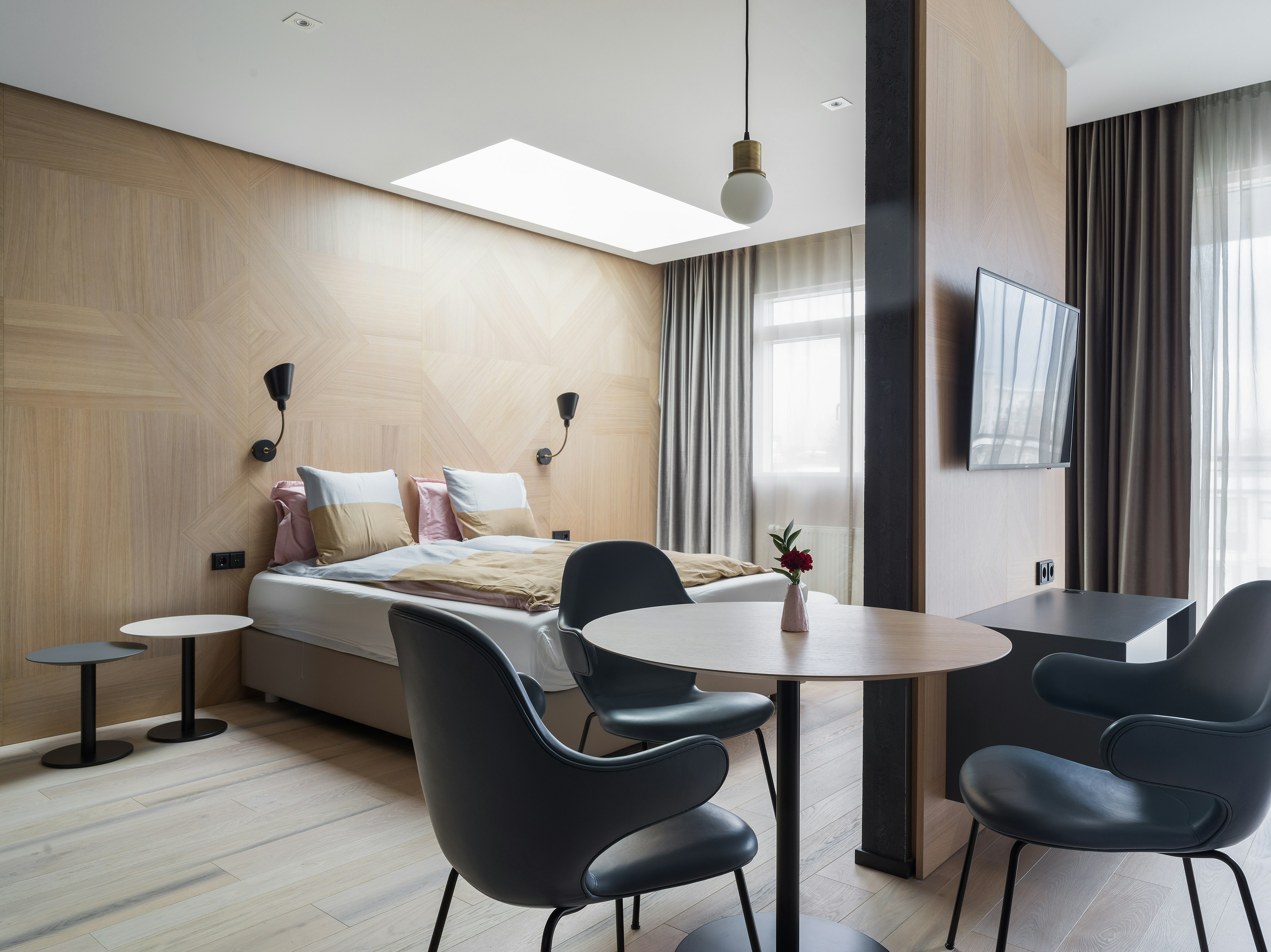 Hotel Lotus 18/50