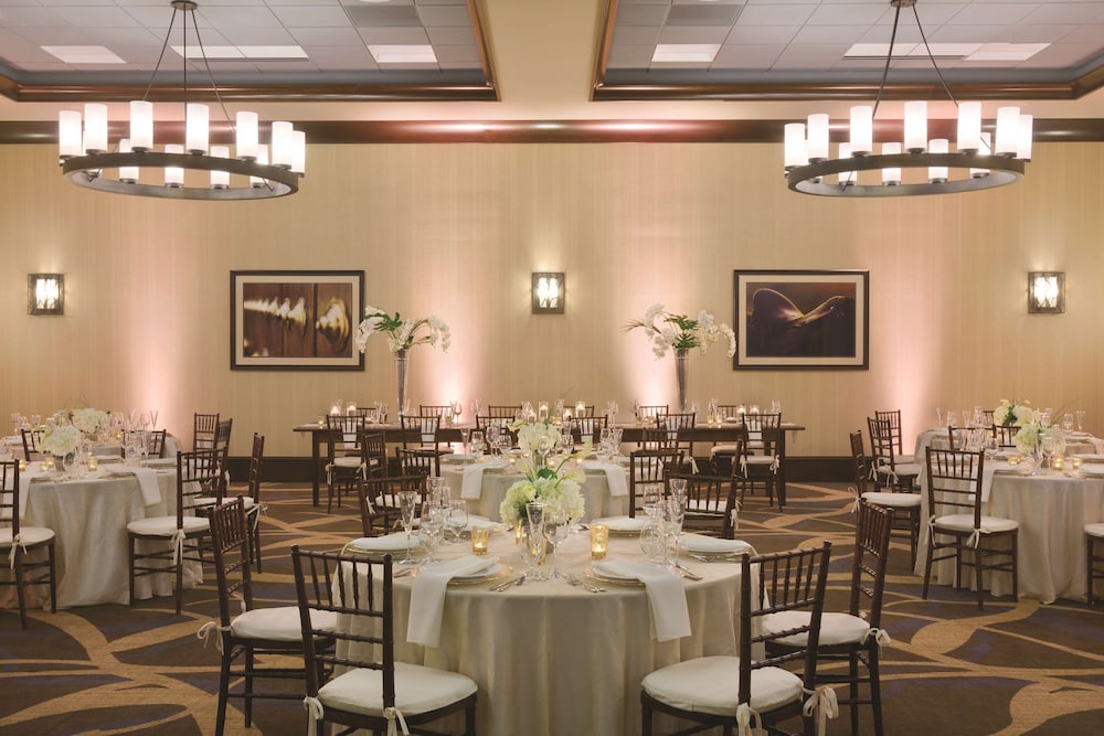Embassy Suites Saratoga Springs NY 40/56