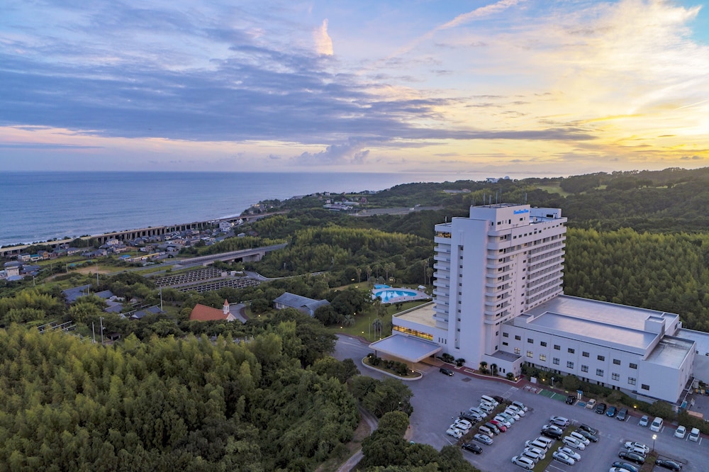 Mercure Kochi Tosa Resort & Spa 4/50