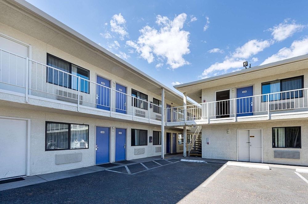 Motel6 Carson City, NV 59/66