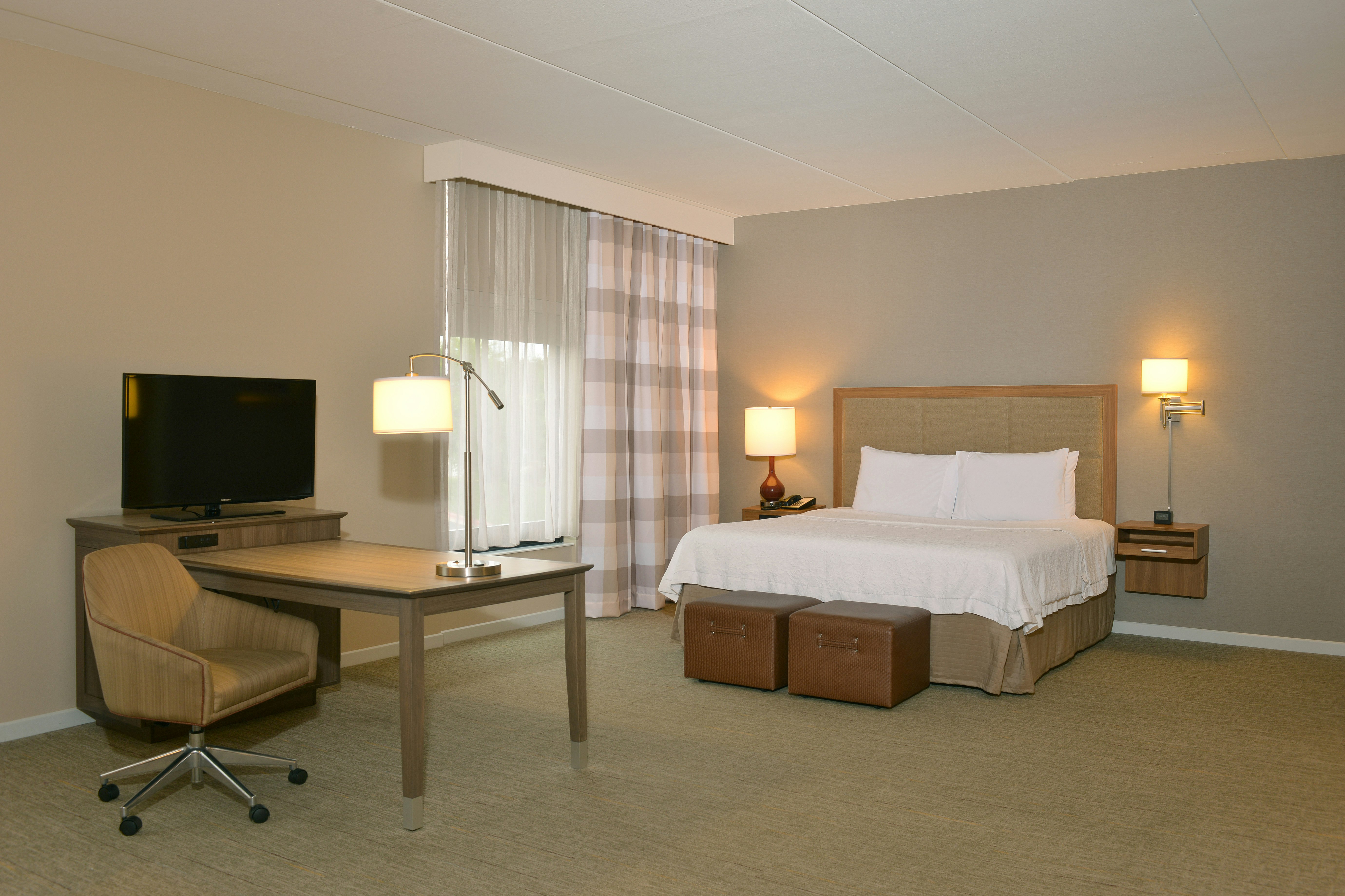 STUDIO, SUITE, KING BED