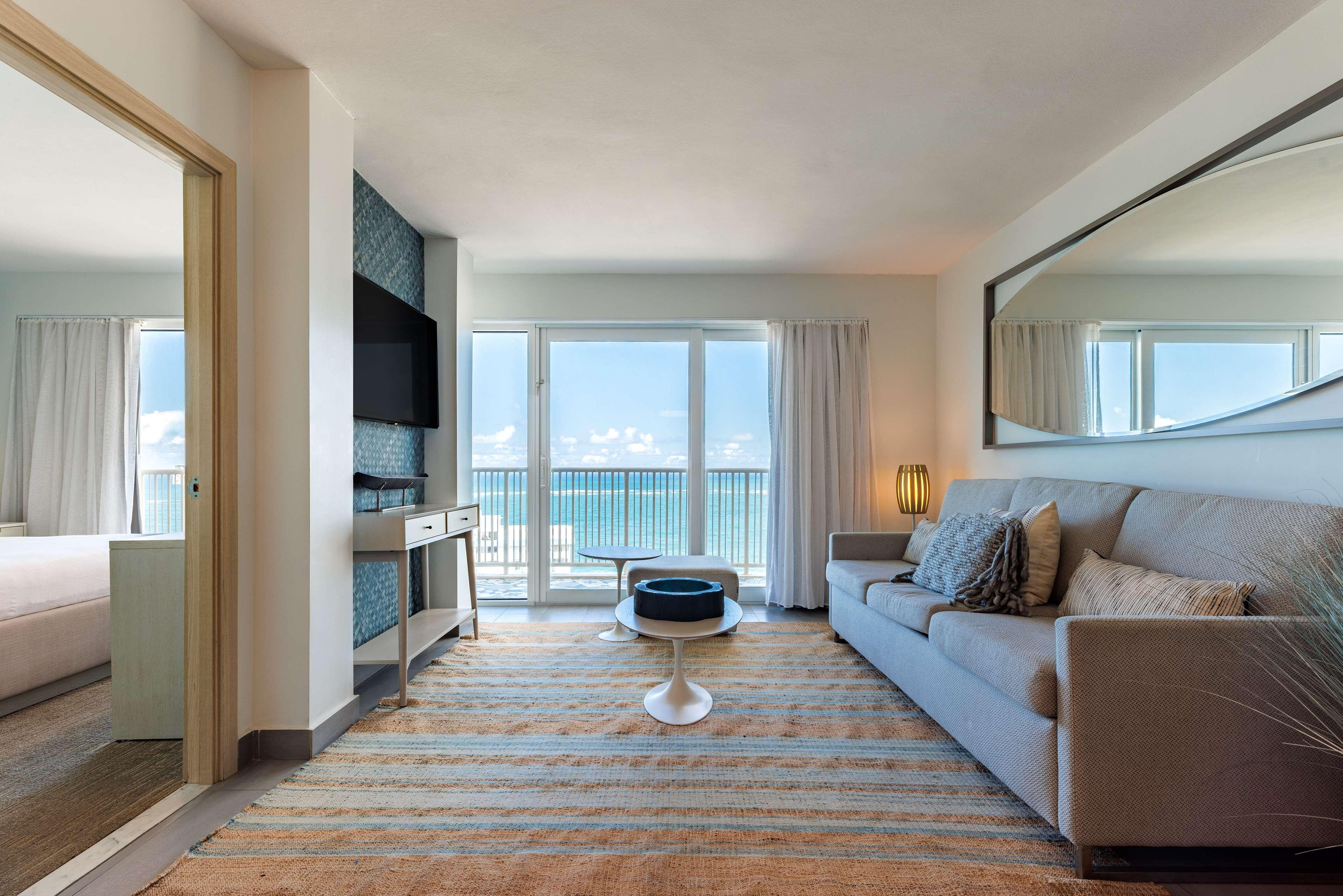 1 BEDROOM, PALM, SUITE, KING BED