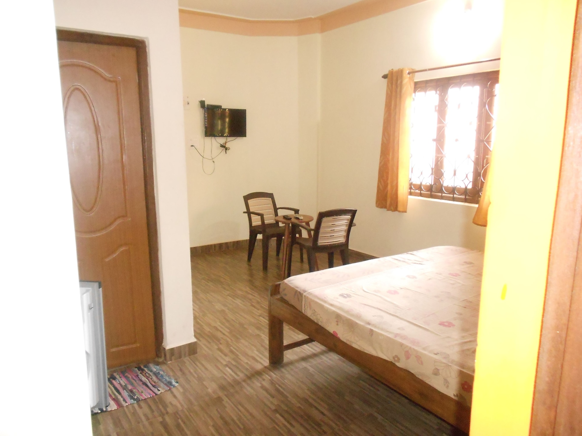 DELUXE, DOUBLE BED