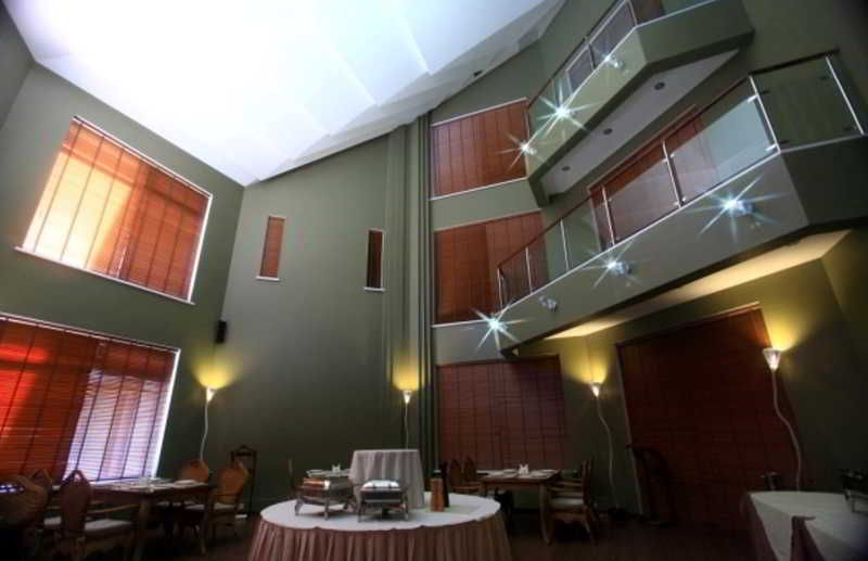 M GRAND HOTEL 1/15