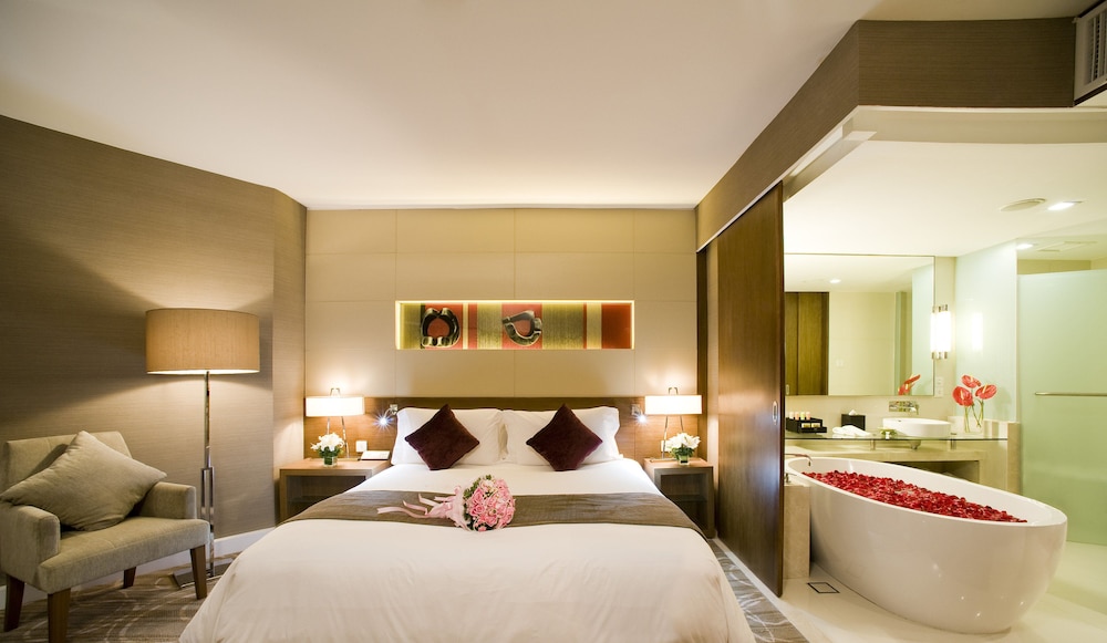 Centara Grand At Central Plaza Ladprao Bangkok 23/82