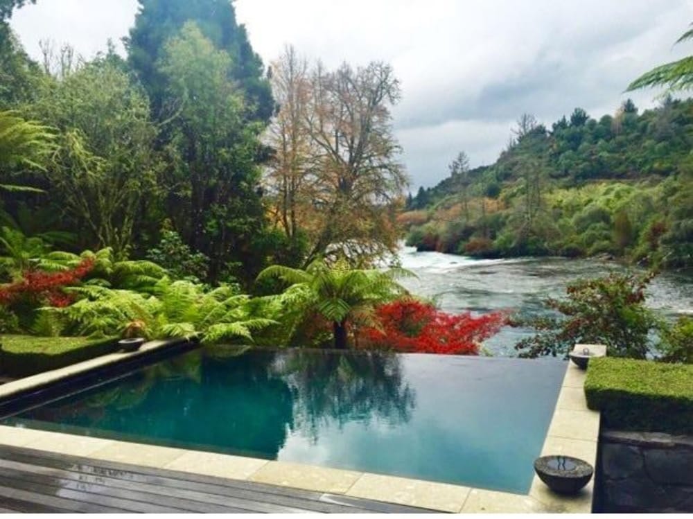 HUKA LODGE 59/66