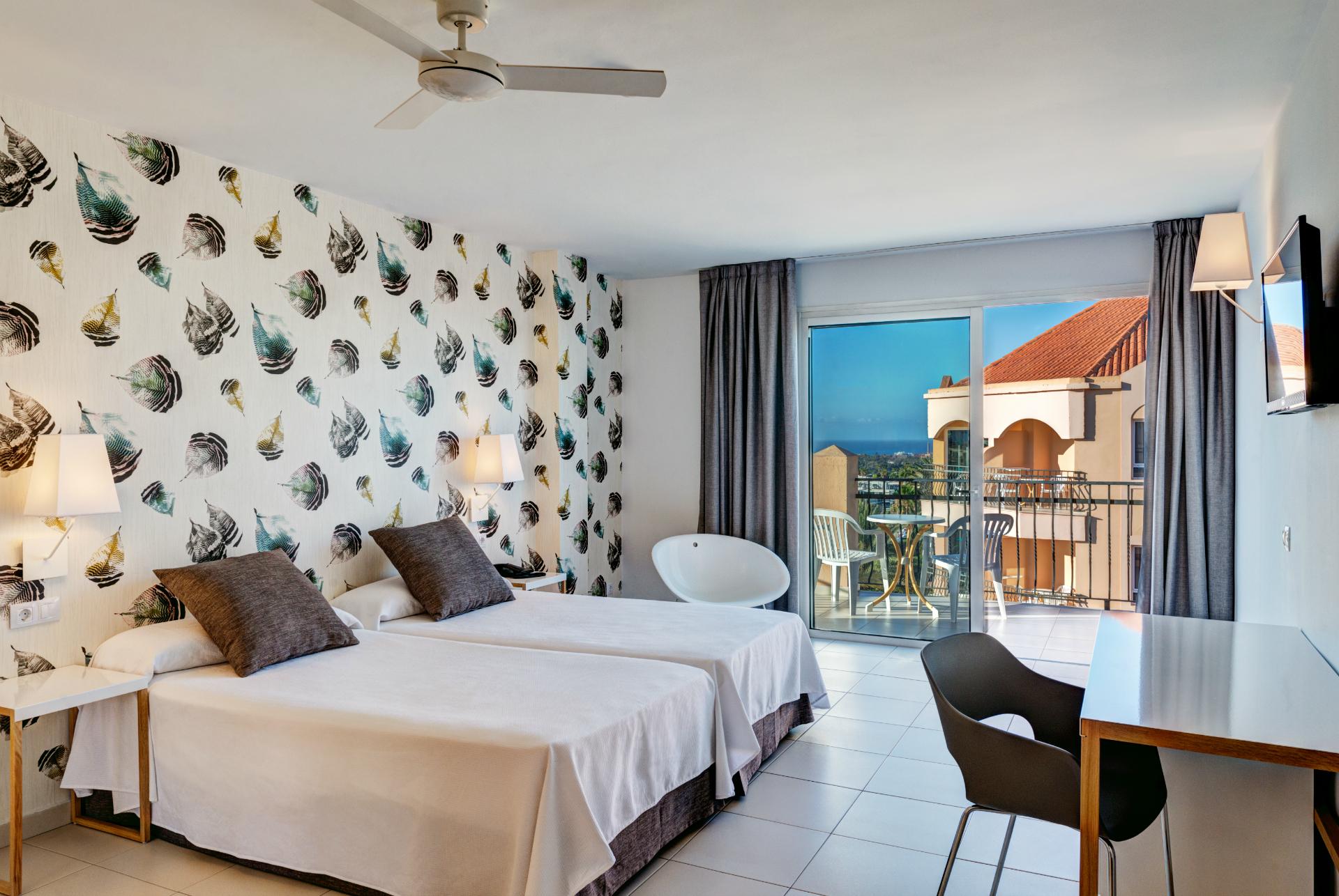 Standard, Double Bed, Balcony or Terrace