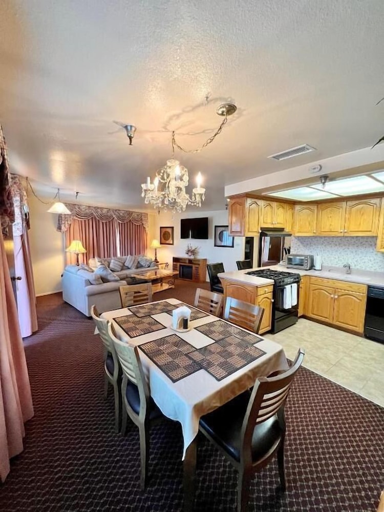 Oakridge Inn 45/53