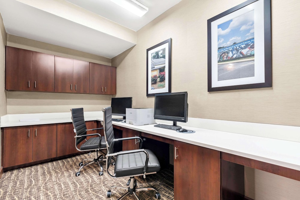 Comfort Suites Warner Robins 43/56