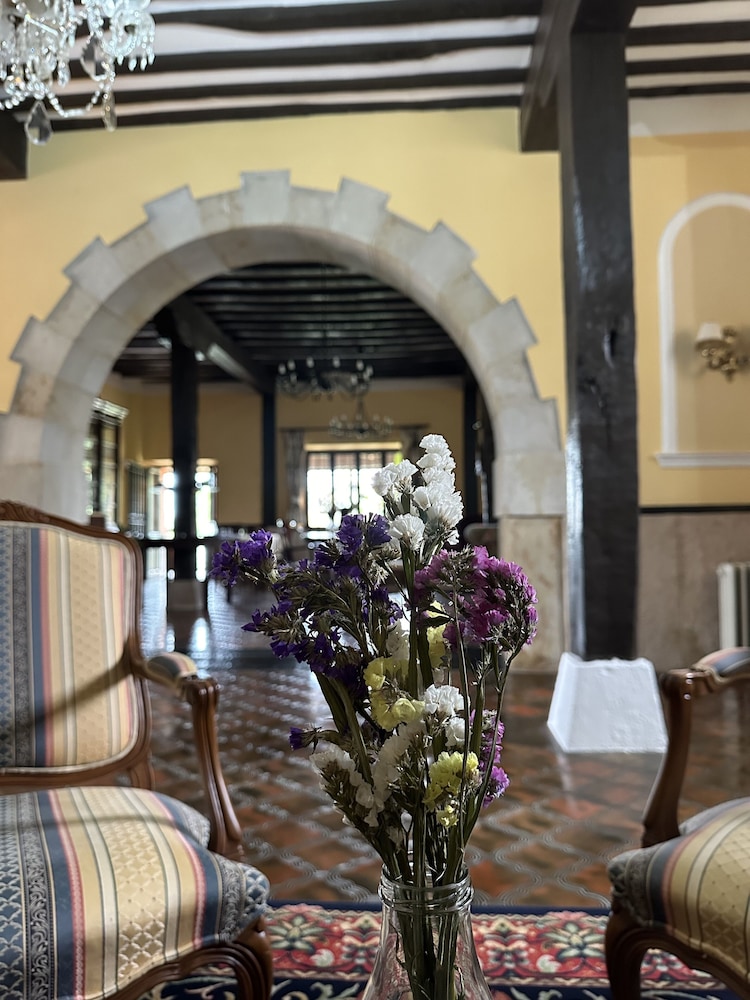HOTEL PALACIO LA CASONA DE CERRAZO 29/37