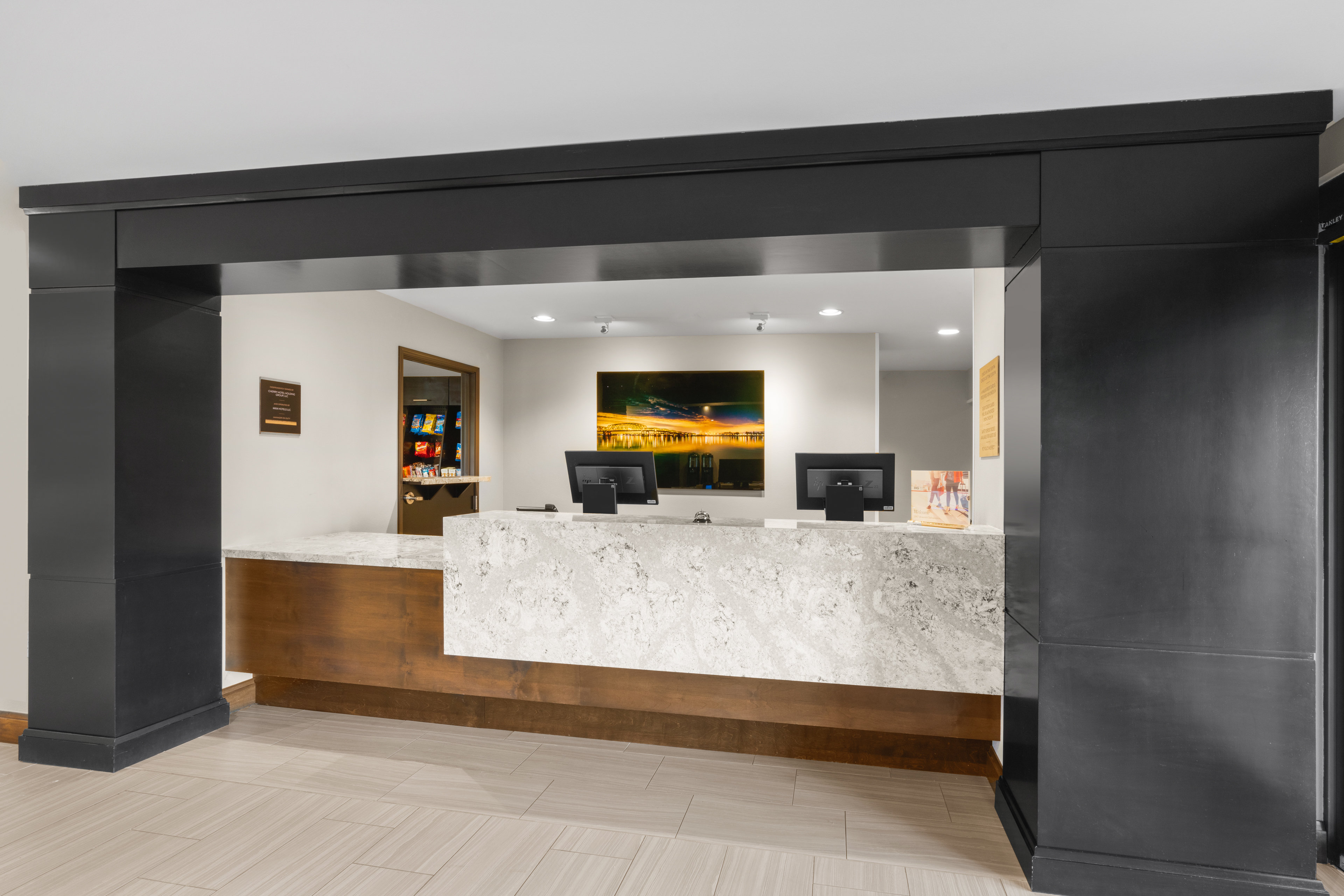 Staybridge Suites Hillsboro South 11/76