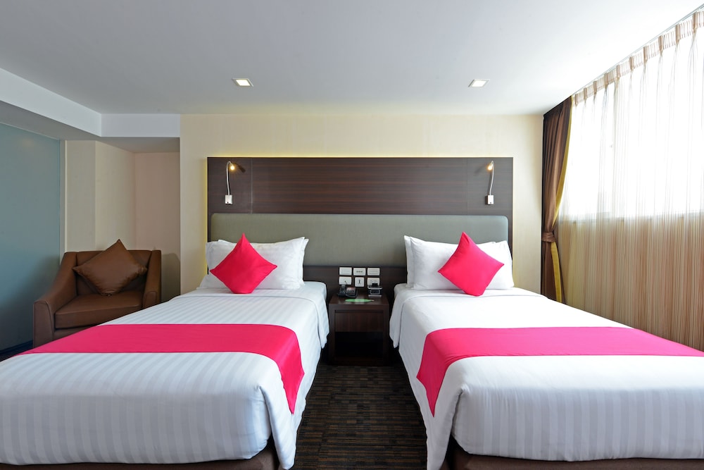 Hotel Royal Bangkok 11/67