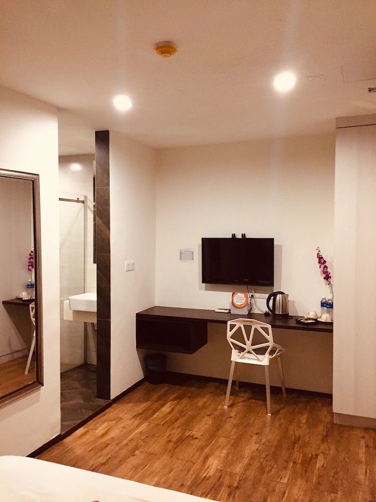 KINO HOTEL 34/51
