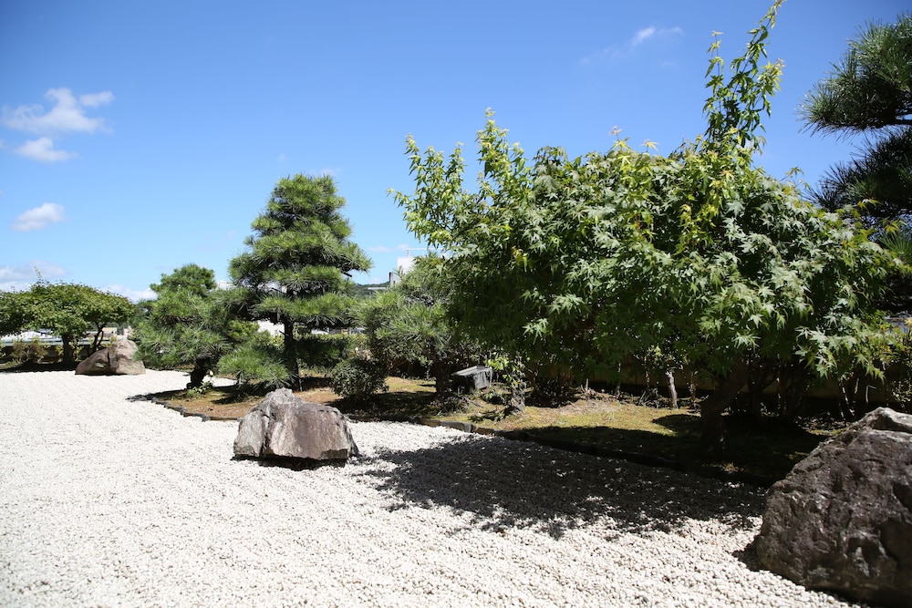 Japanese Inn "Iwaso" 42/43