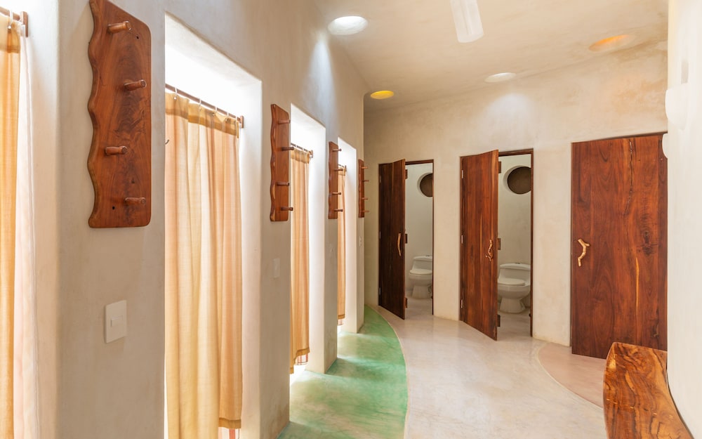 Hotel Holistika 8/60