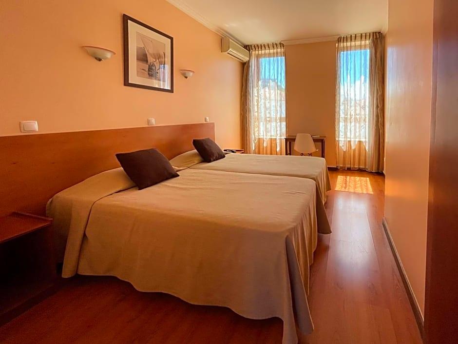 Imperio Hotel 7/56