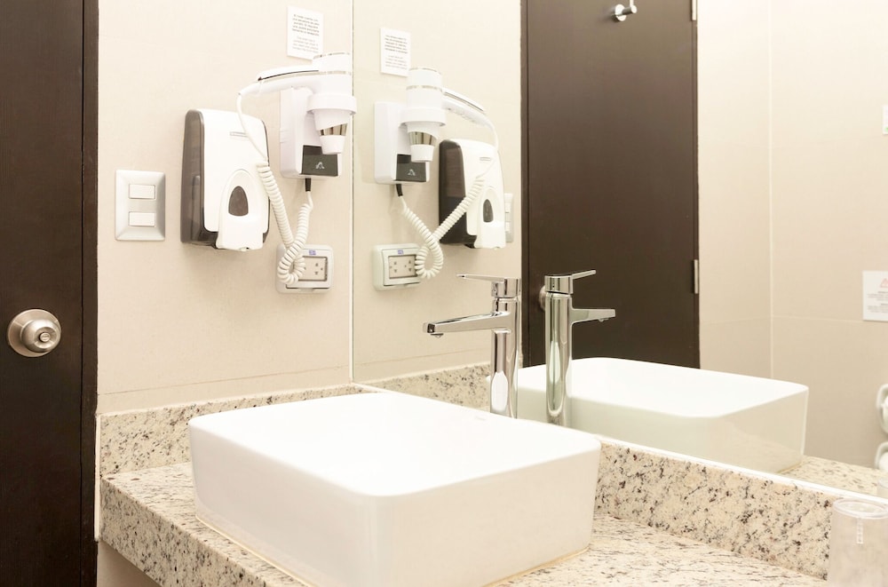 CASA ANDINA STANDARD PIURA 62/62