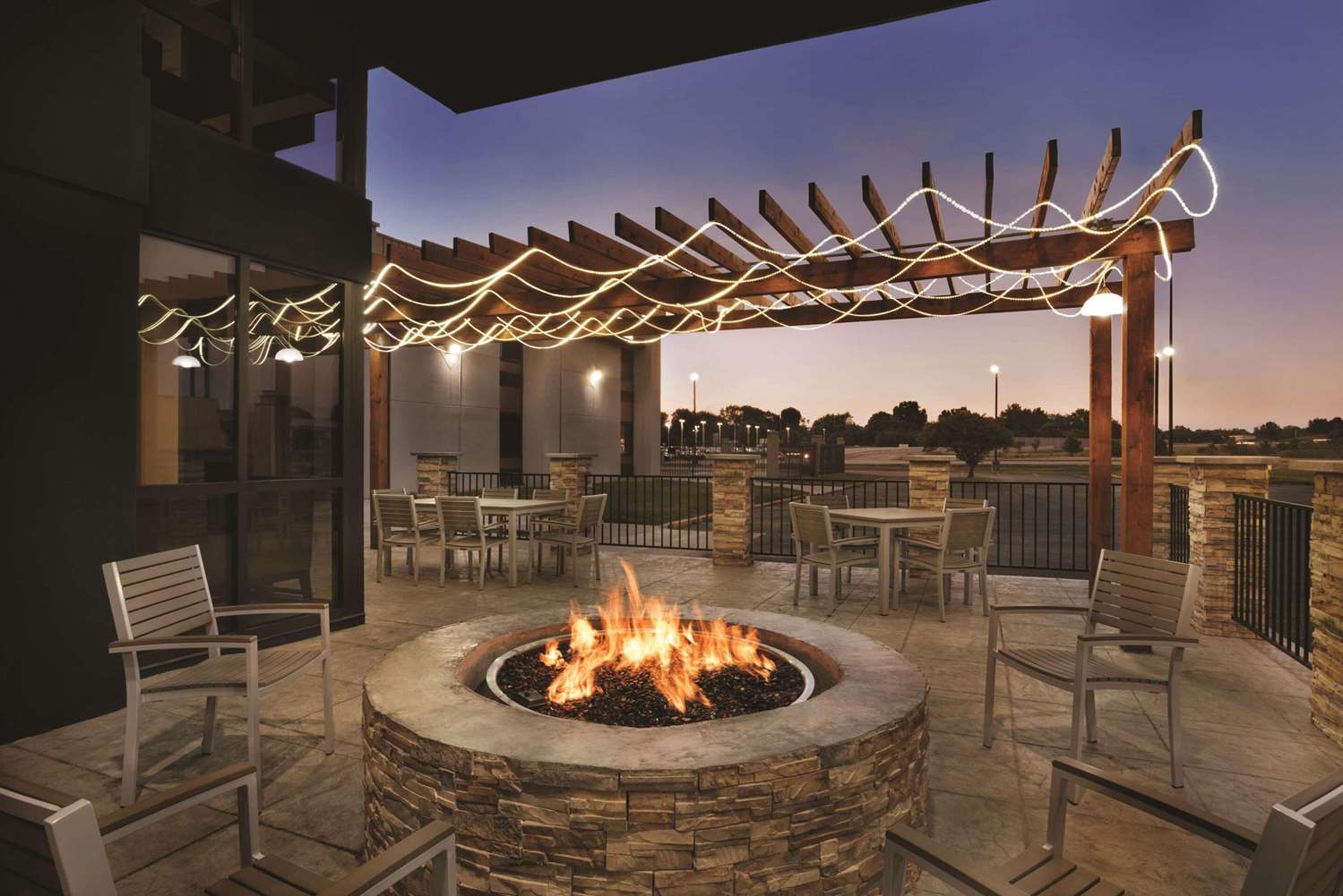 Country Inn & Suites by Radisson Indianapolis East 24/42