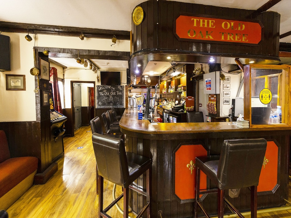 OYO Old Oak Tree Inn 32/37