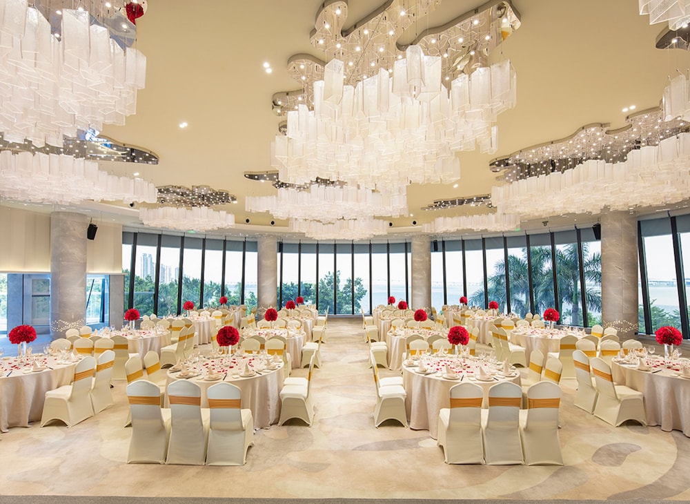 Grand Bay Hotel Zhuhai 30/50