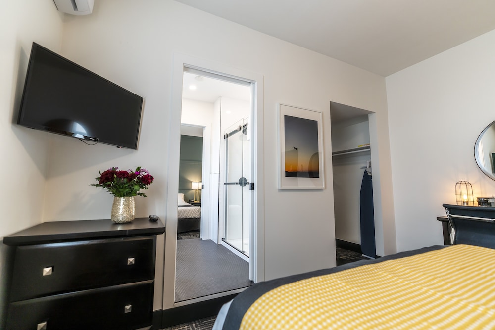 The Steveston Cafe & Hotel 11/56