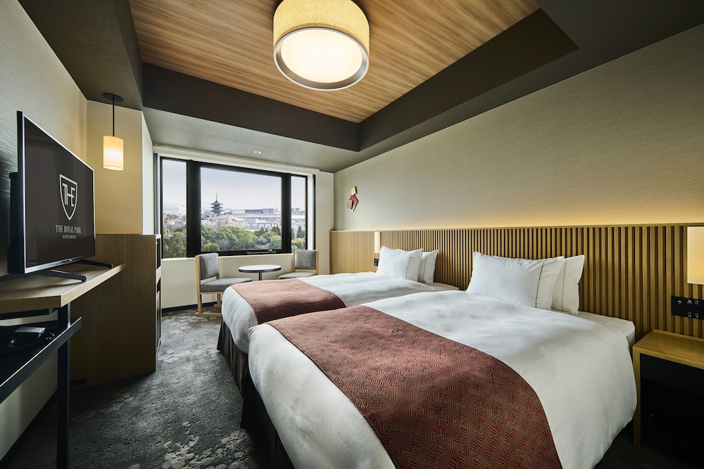 SUPERIOR, TWIN BEDS, WITH EXTRA BED
