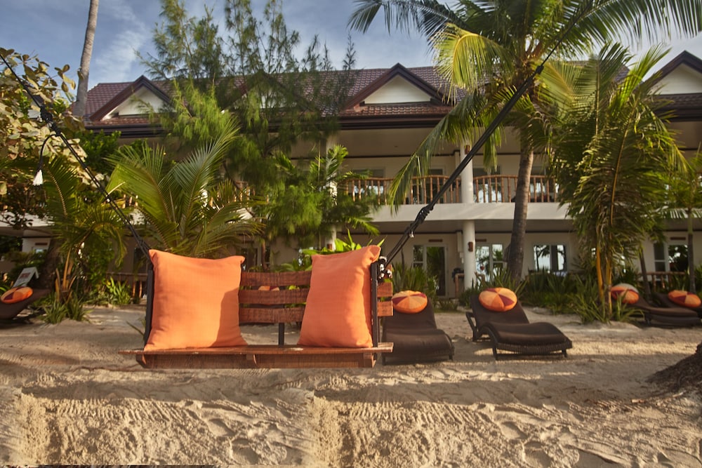 Ocean Vida Beach And Dive Resort 53/65