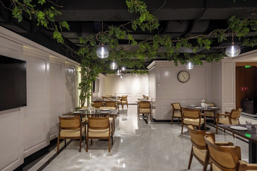 Consti Hotel Tashkent 42/63