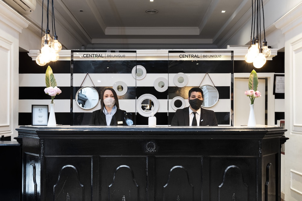 Midtown Boutique Hotel 11/70